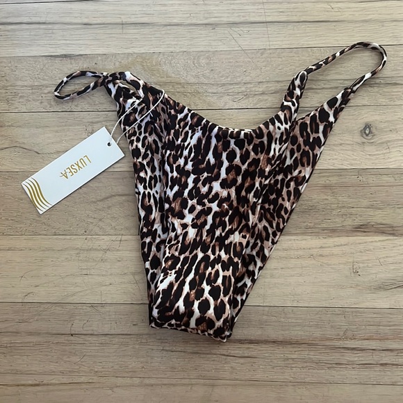 LEOPARD PRINT TRIANGLE BIKINI TOP and CHEEKY BIKINI BOTTOM - Picture 2 of 7